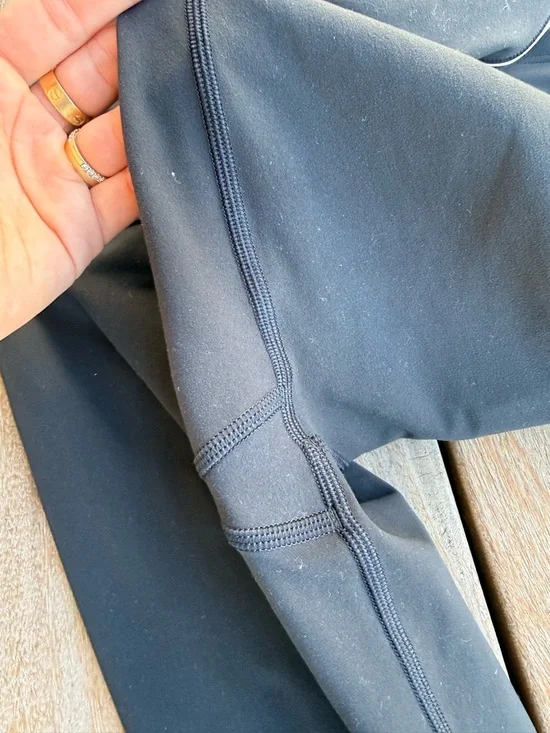 Vuori SET of Daily Piped Bra & Legging in Black - Picture 7 of 7